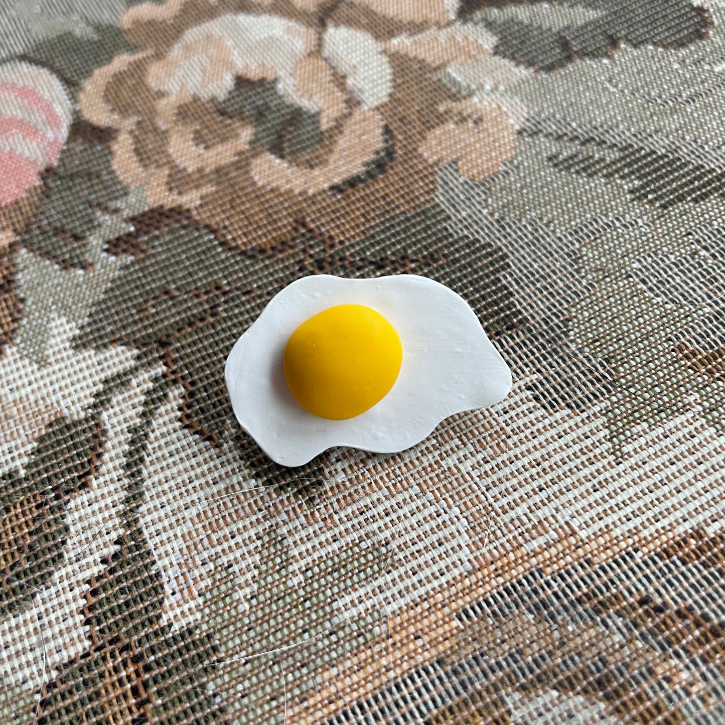 Small Egg Pin